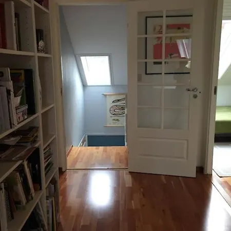 3 Bedroom Apartment. Free Parking. Bergen
