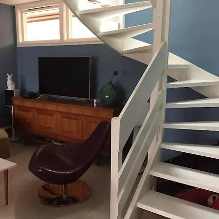 Appartement 3 Bedroom Apartment. Free Parking. *